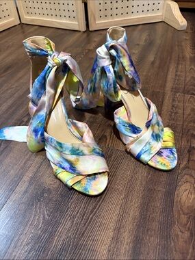 Jessica Simpson tie dye ankle wrap heels! Size 10